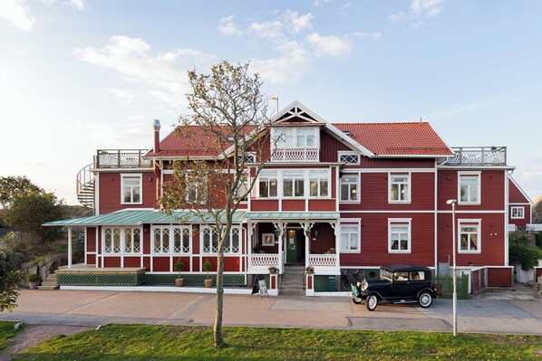 Front of property - Strandflickornas Havshotell (Lysekil)