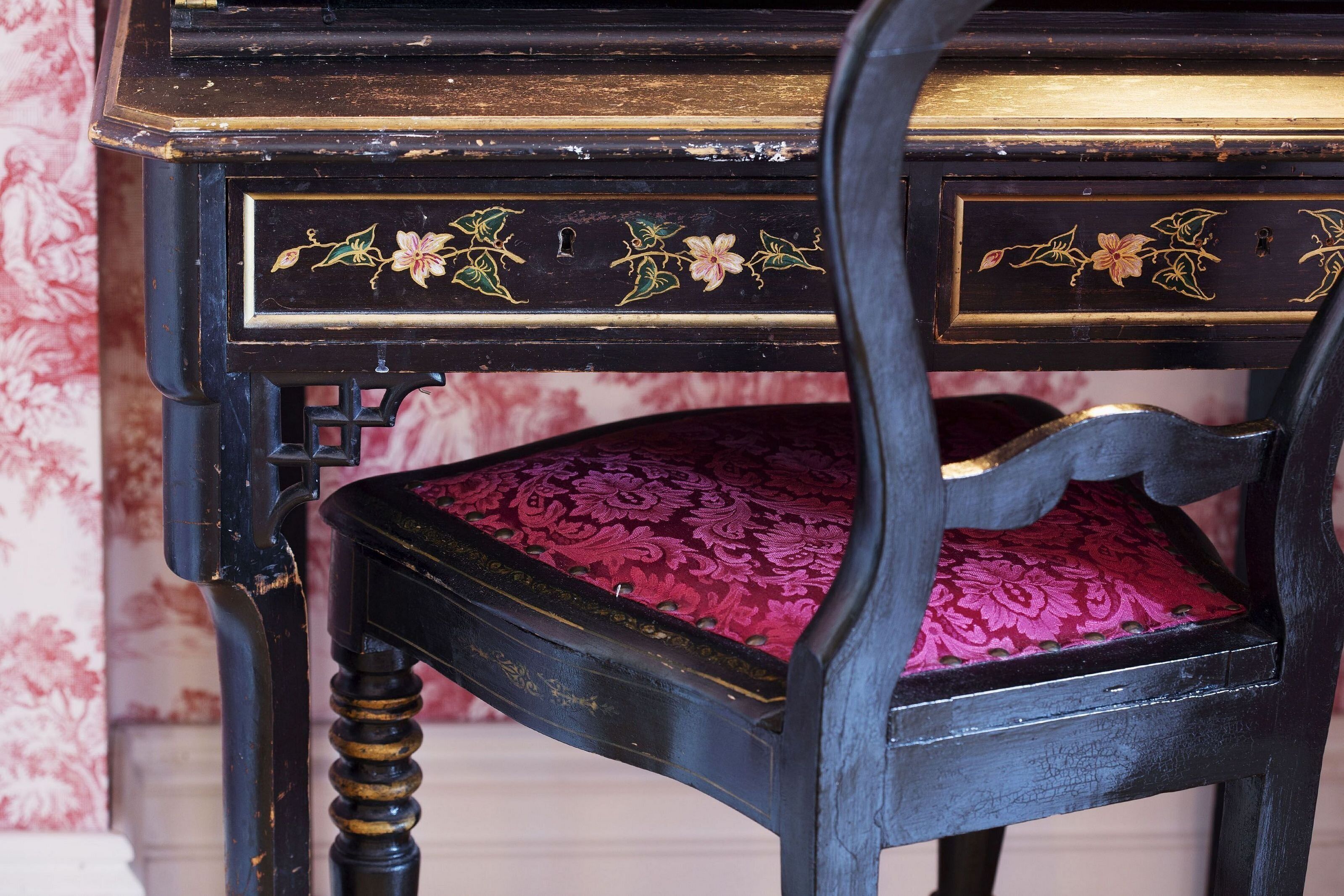 double room (small) | 1 bedroom, individually decorated, individually furnished