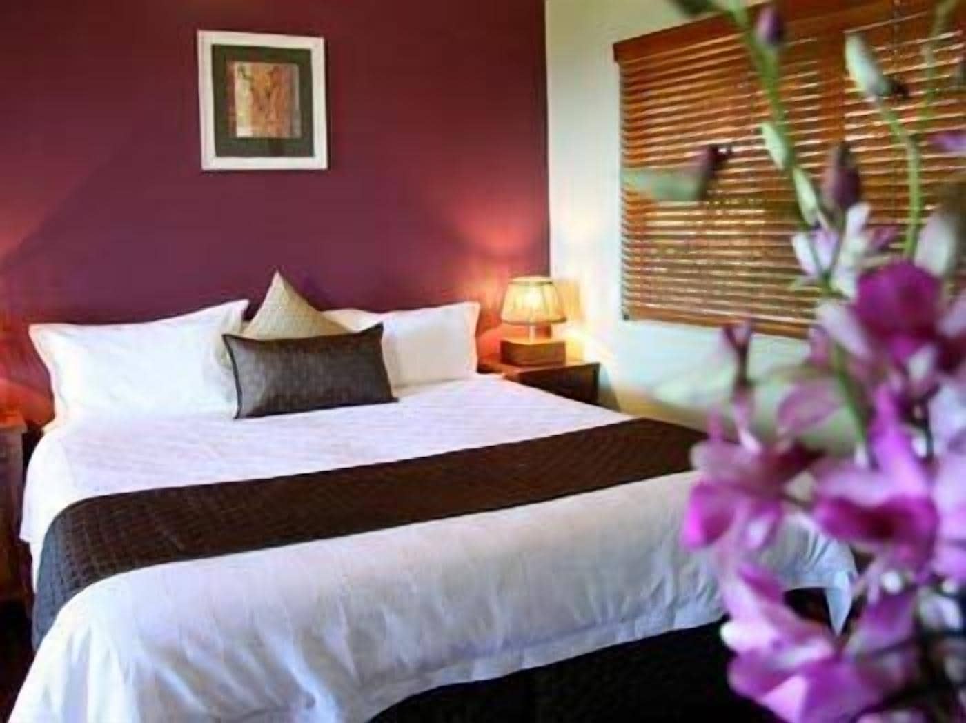 cottage | soundproofing, iron/ironing board, free wifi, bed sheets