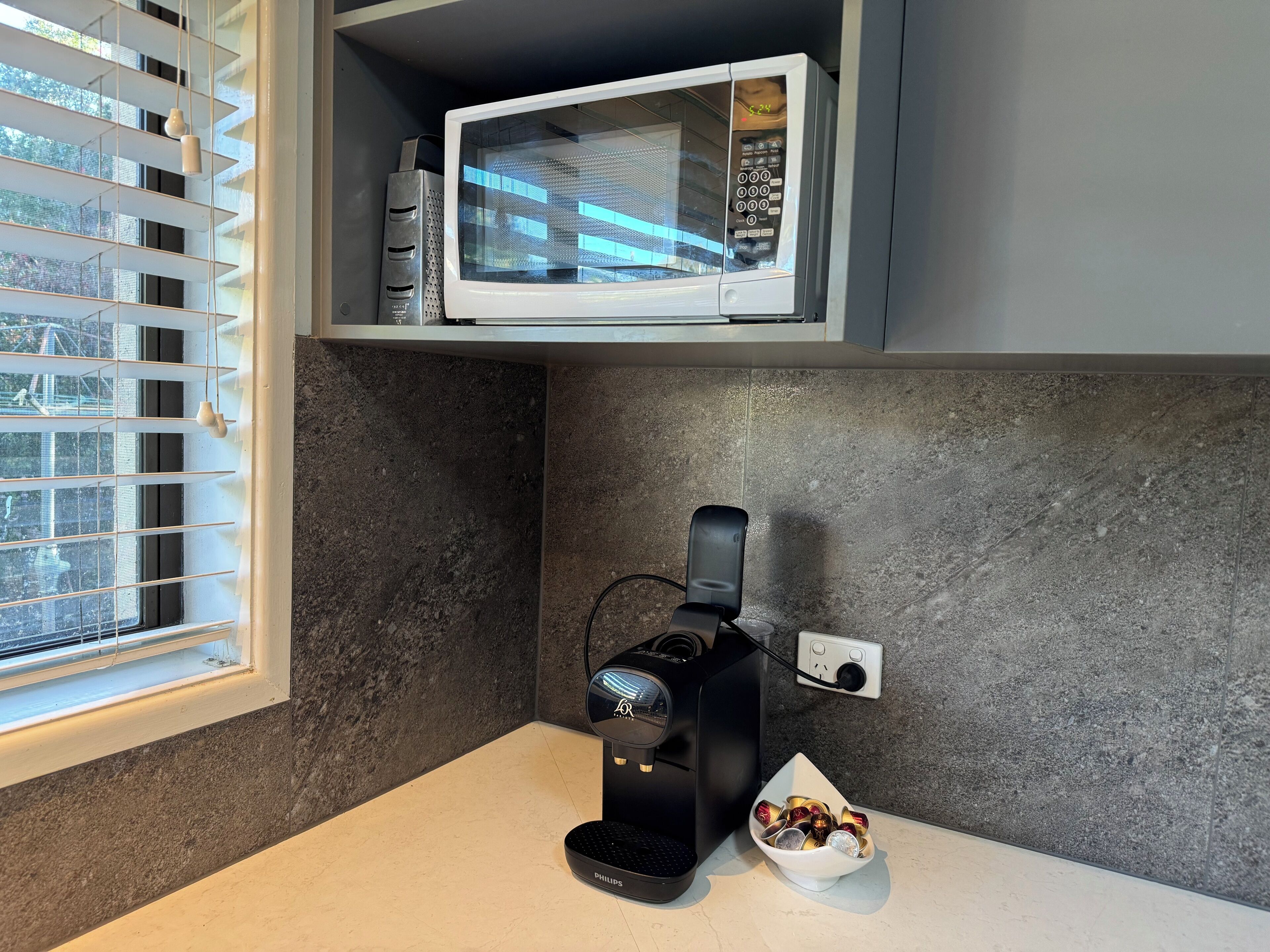 house, mountain view, ground floor | private kitchen | fridge, microwave, oven, stovetop