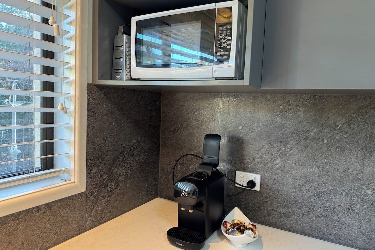 house, mountain view, ground floor | private kitchen | fridge, microwave, oven, stovetop