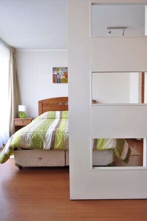 三人房 | 高級寢具、羽絨被、迷你吧、獨特裝潢