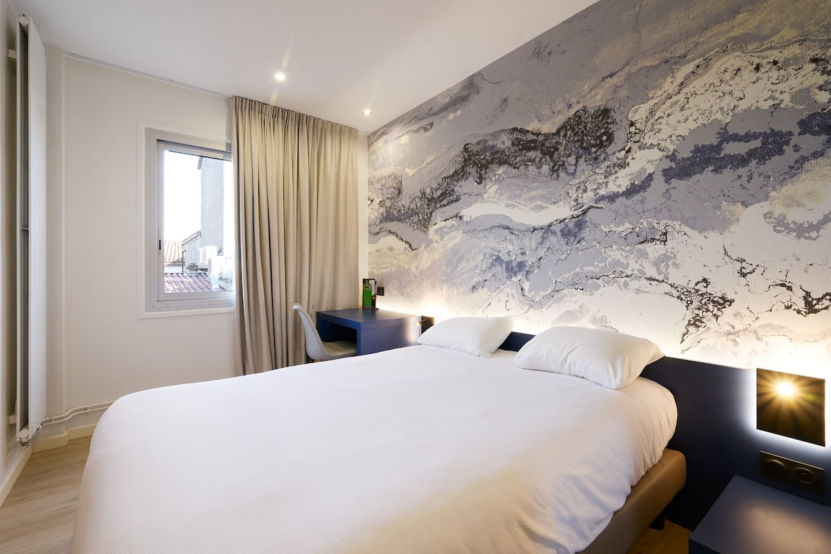 Standard Double Room | Premium bedding, in-room safe, desk, soundproofing