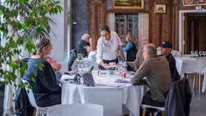 Breakfast, lunch, dinner served; French cuisine