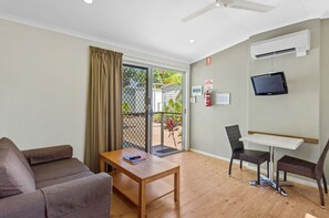 Superior 1 Bedroom Cabin | Living area