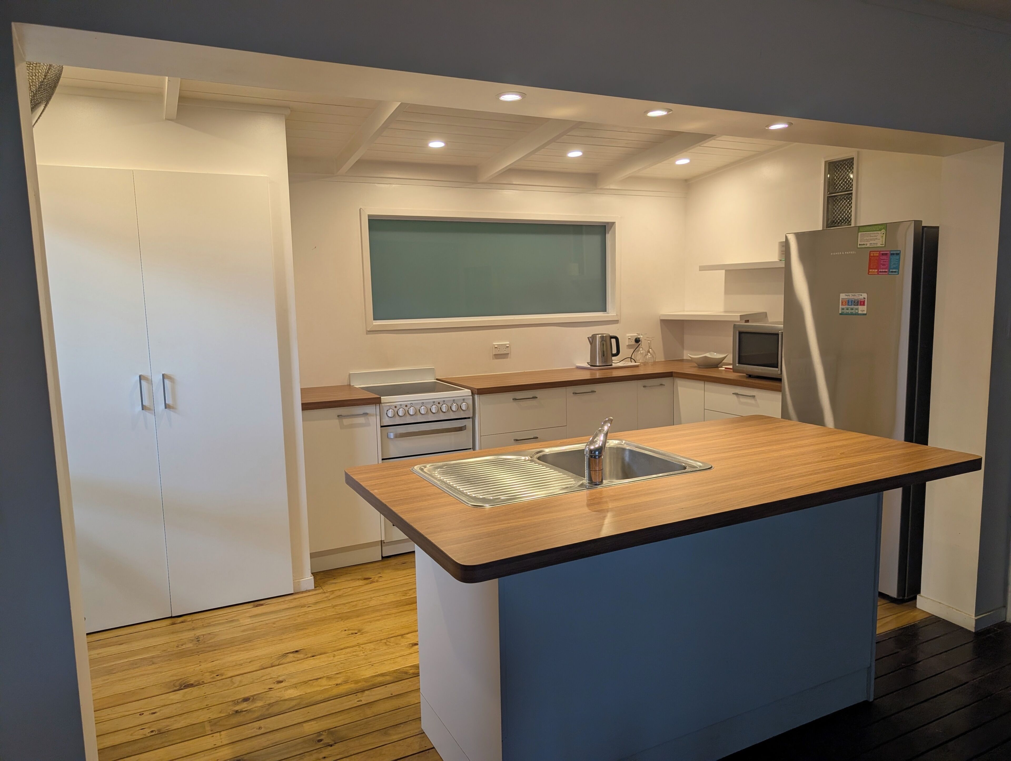 Apartamento básico | Cozinha privada | Geladeira, micro-ondas, chaleira elétrica, torradeira