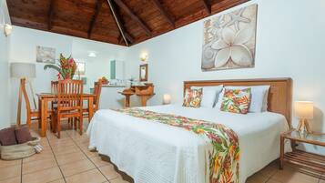 Villa familiar | Espacio para trabajar con laptop, wifi gratis y ropa de cama