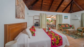 1 Bedroom Tropical Villas | Free WiFi, bed sheets