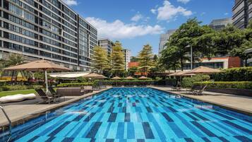 Outdoor pool, sun loungers