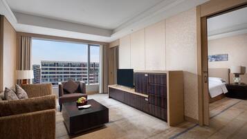 Suite, 1 Bedroom, Club lounge access | Premium bedding, down duvets, memory-foam beds, minibar