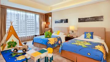 1 bedroom, premium bedding, down comforters, memory foam beds