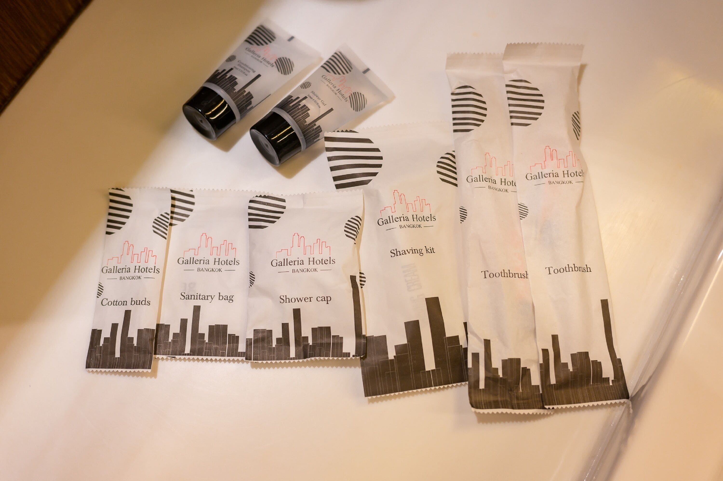 shower, rainfall showerhead, free toiletries, hair dryer