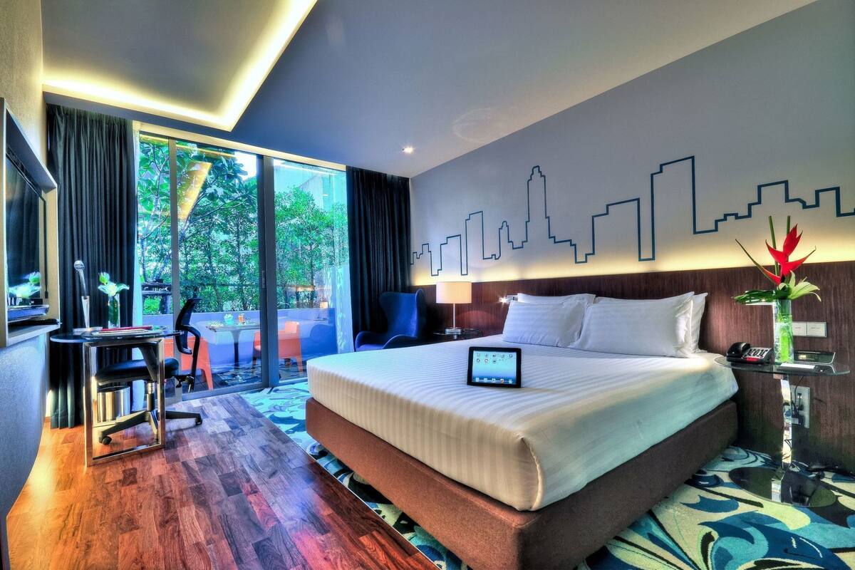 In-room safe, desk, laptop workspace, soundproofing