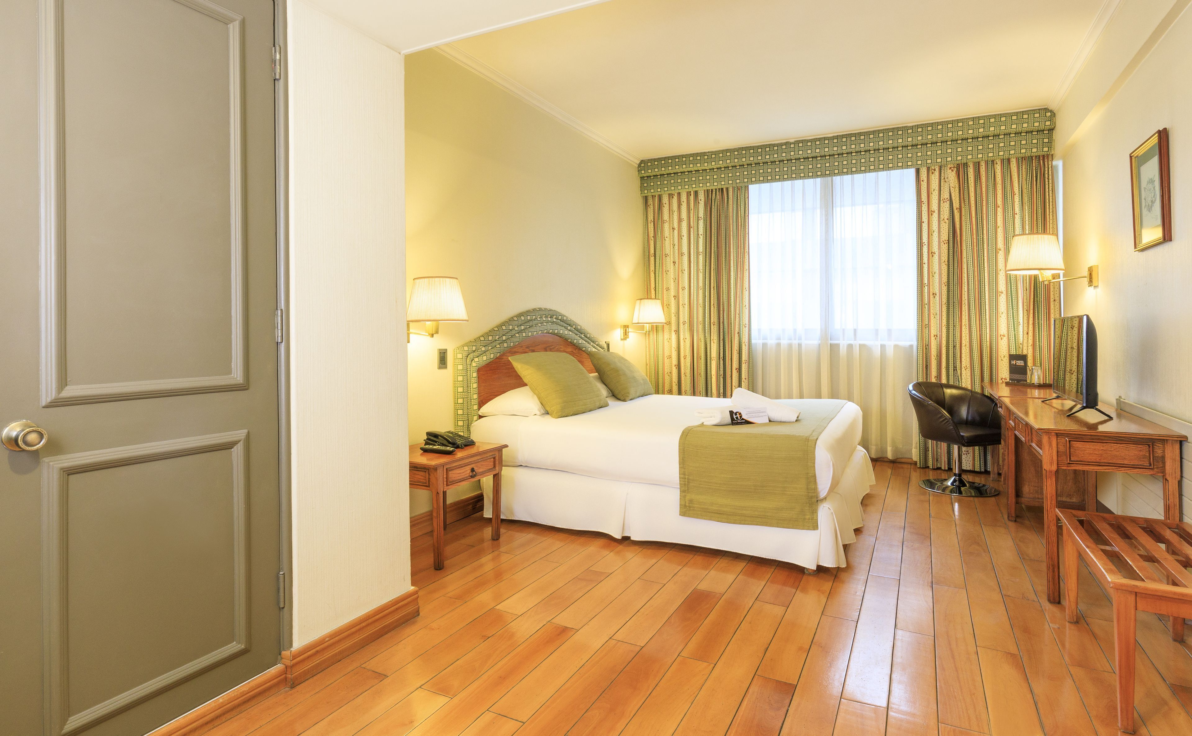 Minibar, in-room safe, desk, laptop workspace