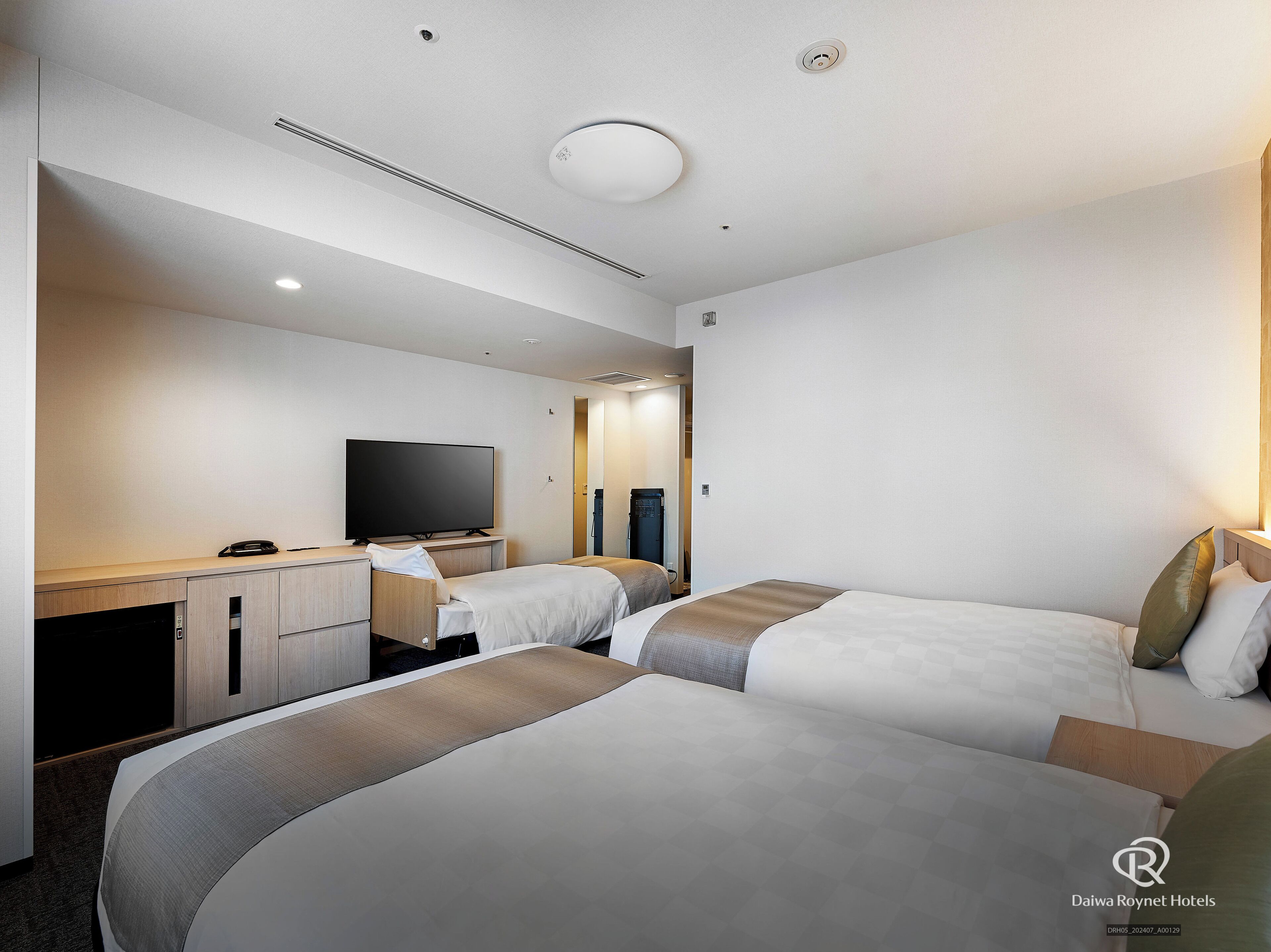 universal triple room, non smoking | premium bedding, down duvets, blackout curtains, free wifi