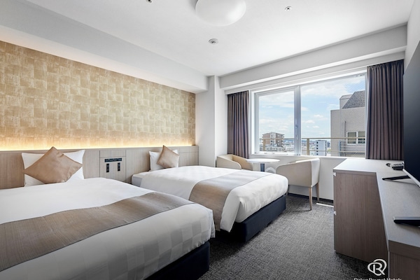 Ropa de cama de alta calidad, edredón, cortinas blackout y wifi gratis