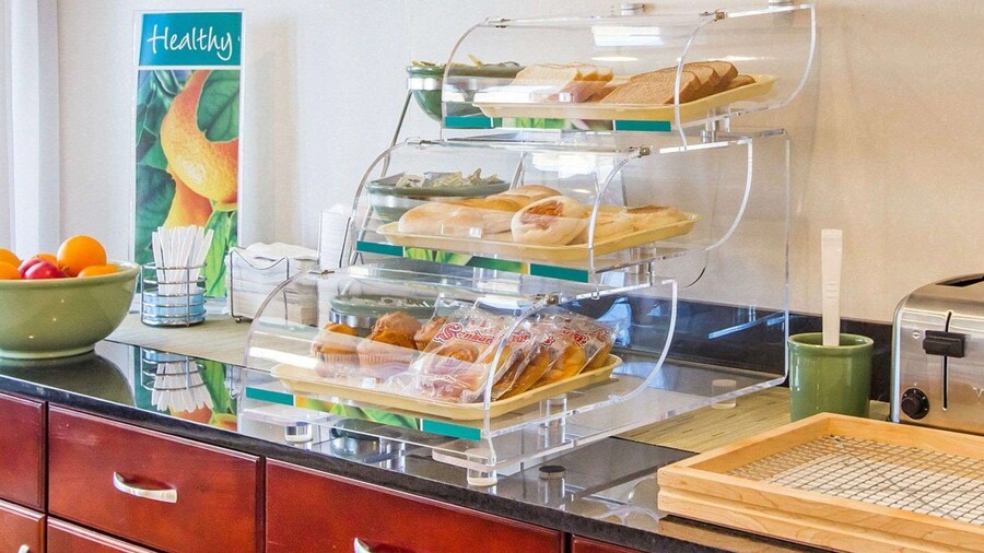 Quality Inn Dyersburg I-155