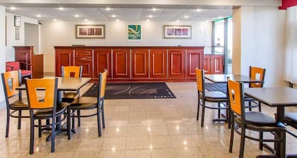 Quality Inn Dyersburg I-155