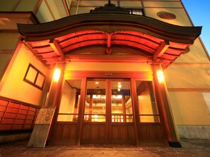 Property entrance - Hotel Tsubakino (Yamanouchi)