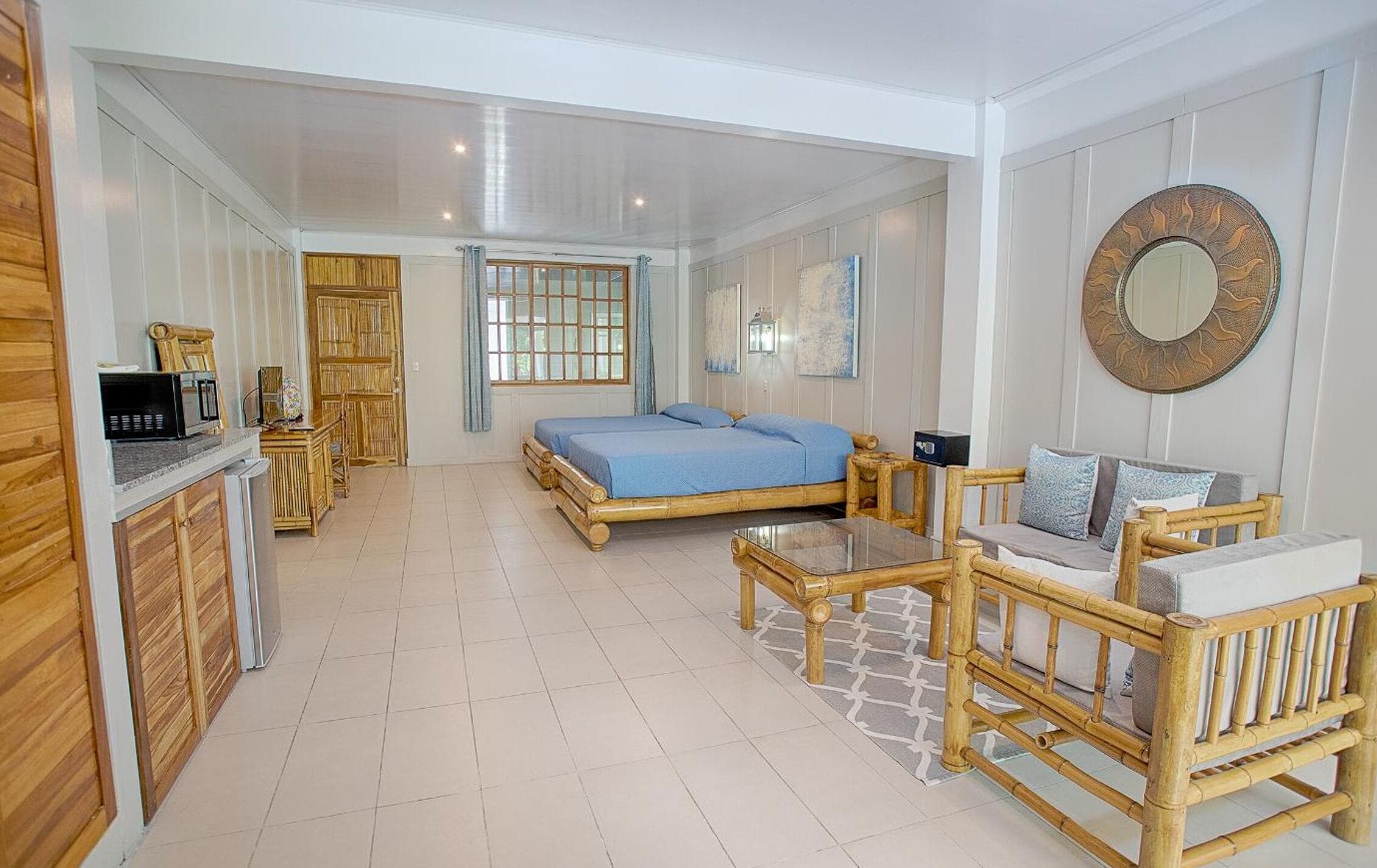 2 bedrooms, in-room safe, individually decorated, individually furnished