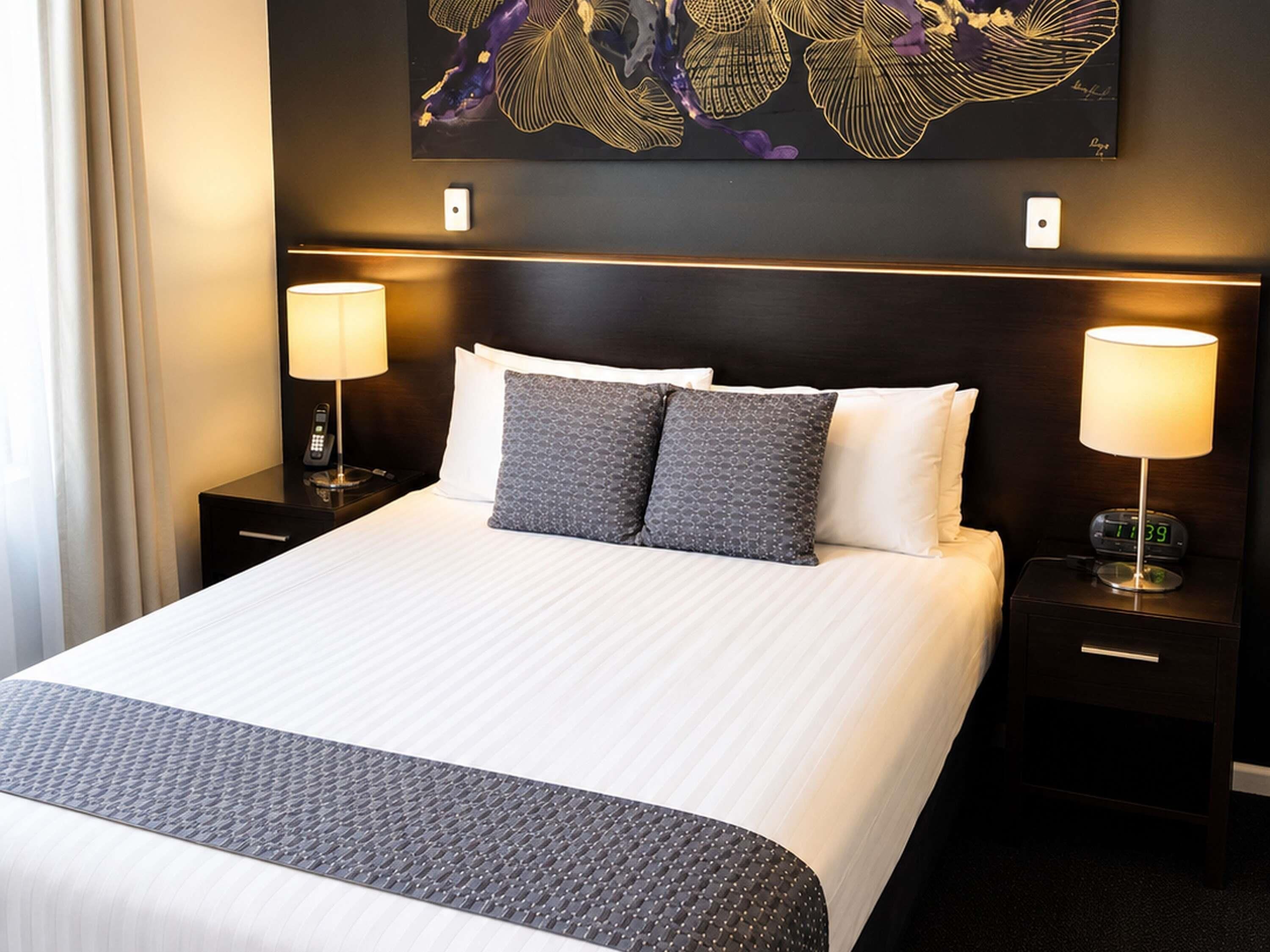 Superior Room, 1 Queen Bed | Minibar, individually decorated, individually furnished, desk