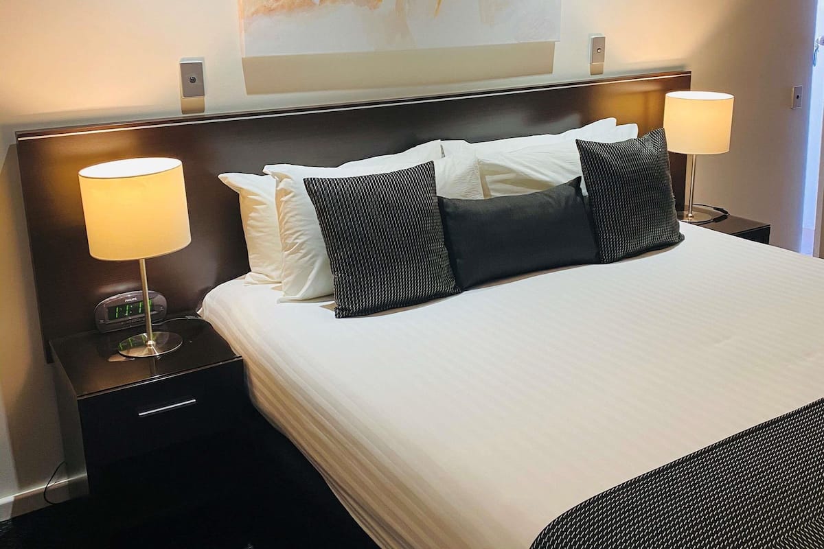 Superior Room, 1 Queen Bed | Minibar, individually decorated, individually furnished, desk