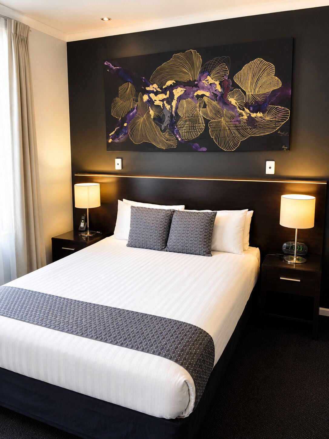 Superior Room, 1 Queen Bed | Minibar, individually decorated, individually furnished, desk