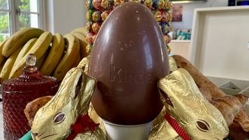 Petit déjeuner buffet (14 EUR par personne)