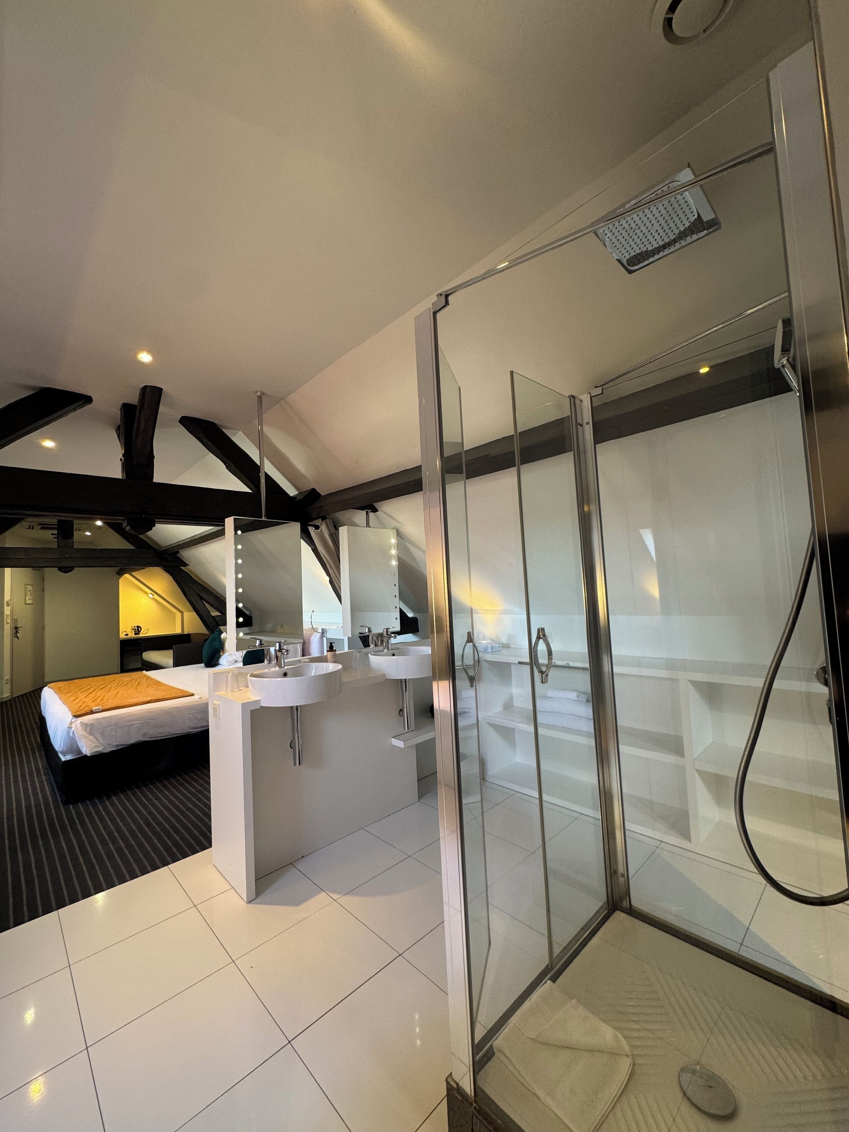 Family Room, 1 Queen Bed, Non Smoking (with Sofabed) | Bathroom | Shower, hair dryer, towels