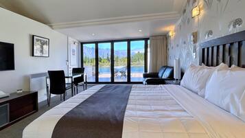 Penthouse Studio, Lake view | Iron/ironing board, free WiFi, bed sheets