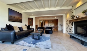 Executive Penthouse, 2 Bedrooms | Living area