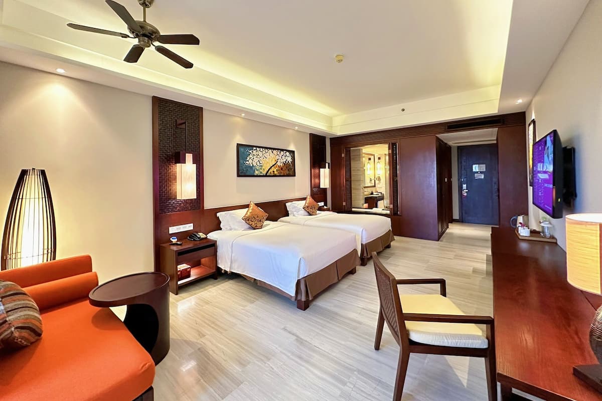 Premium Room, 2 Twin Beds, Balcony | 1 bedroom, down comforters, minibar, in-room safe