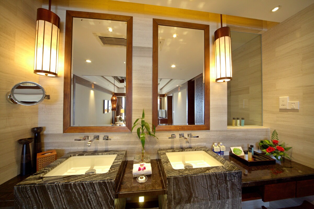 Suite, 1 Bedroom, Ocean View | Room amenity