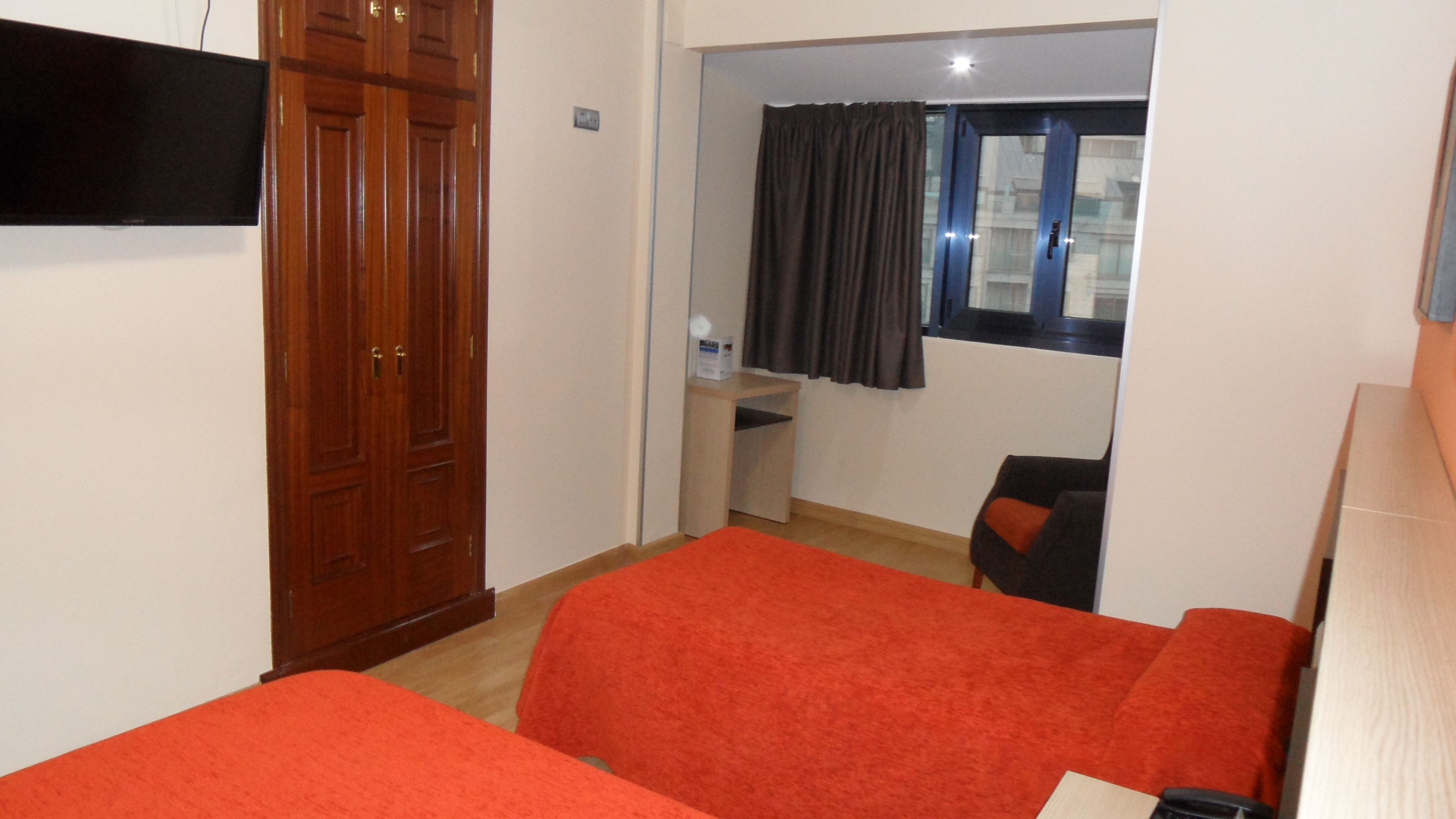 premium bedding, in-room safe, desk, free cots/infant beds