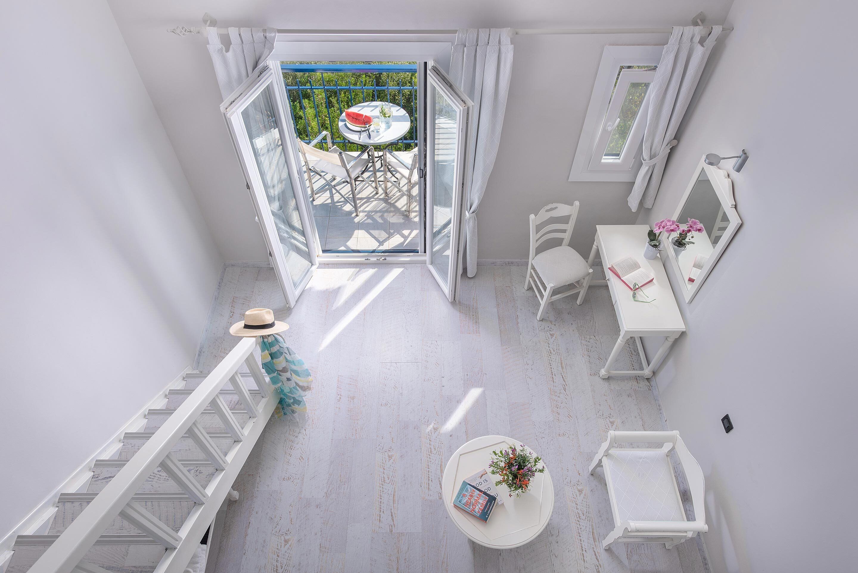 32-inch tv with satellite channels