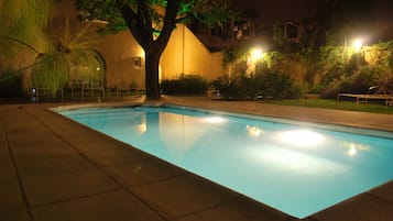 Outdoor pool, pool loungers