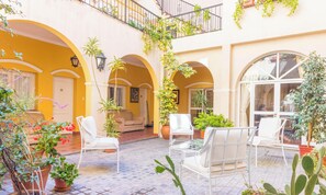 Terrace/patio - Delvino Boutique Hotel (Salta)