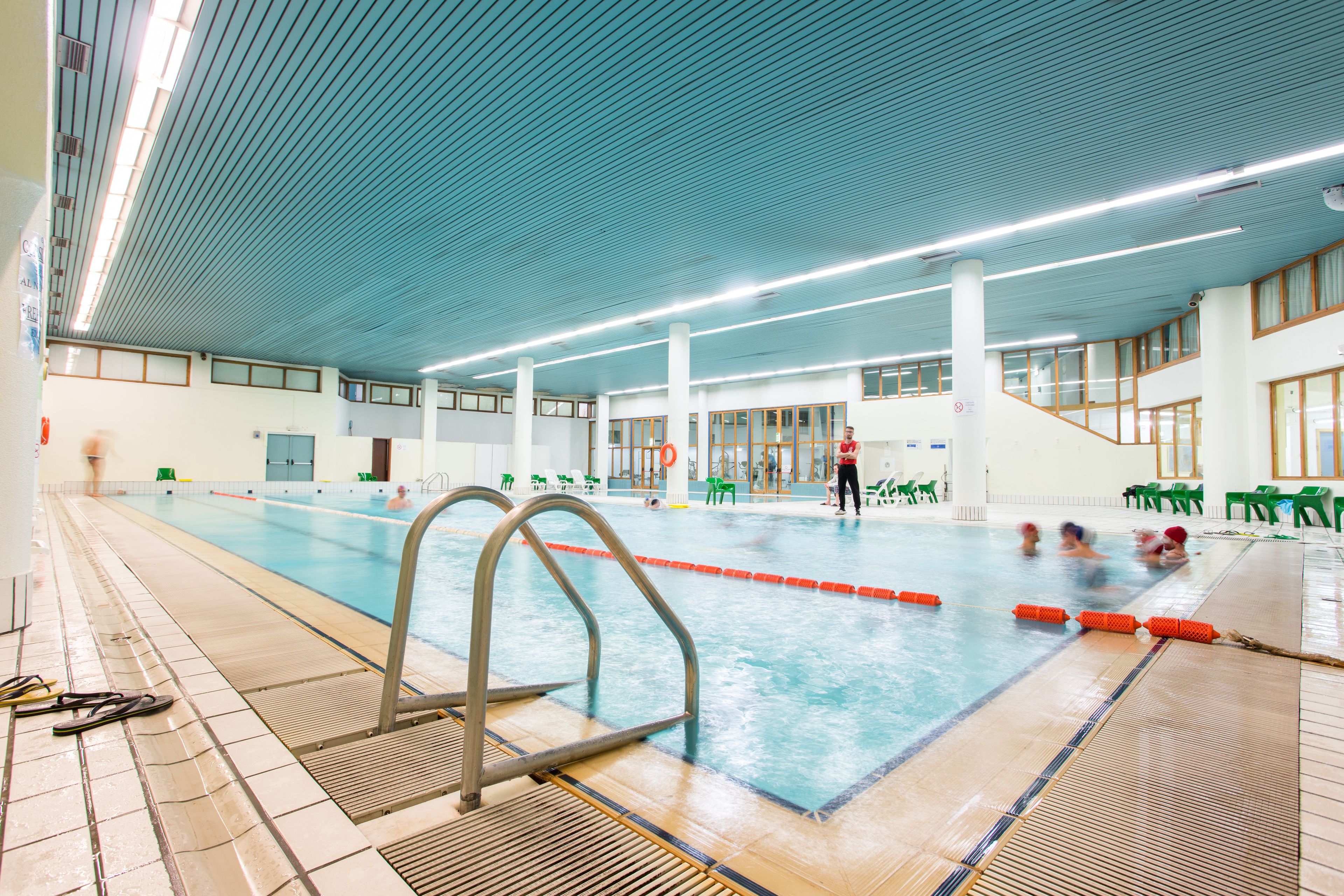 2 piscines couvertes