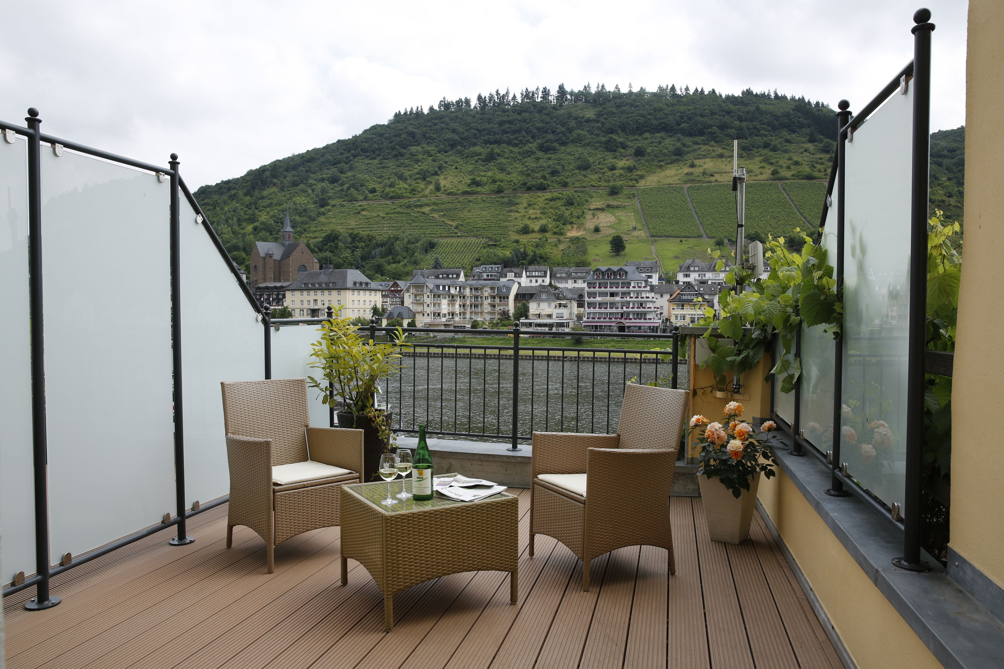 double room, balcony, river view | terrace/patio