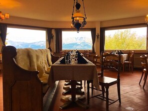Lunch and dinner served, French cuisine