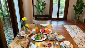 Petit déjeuner, déjeuner et dßner servis sur place