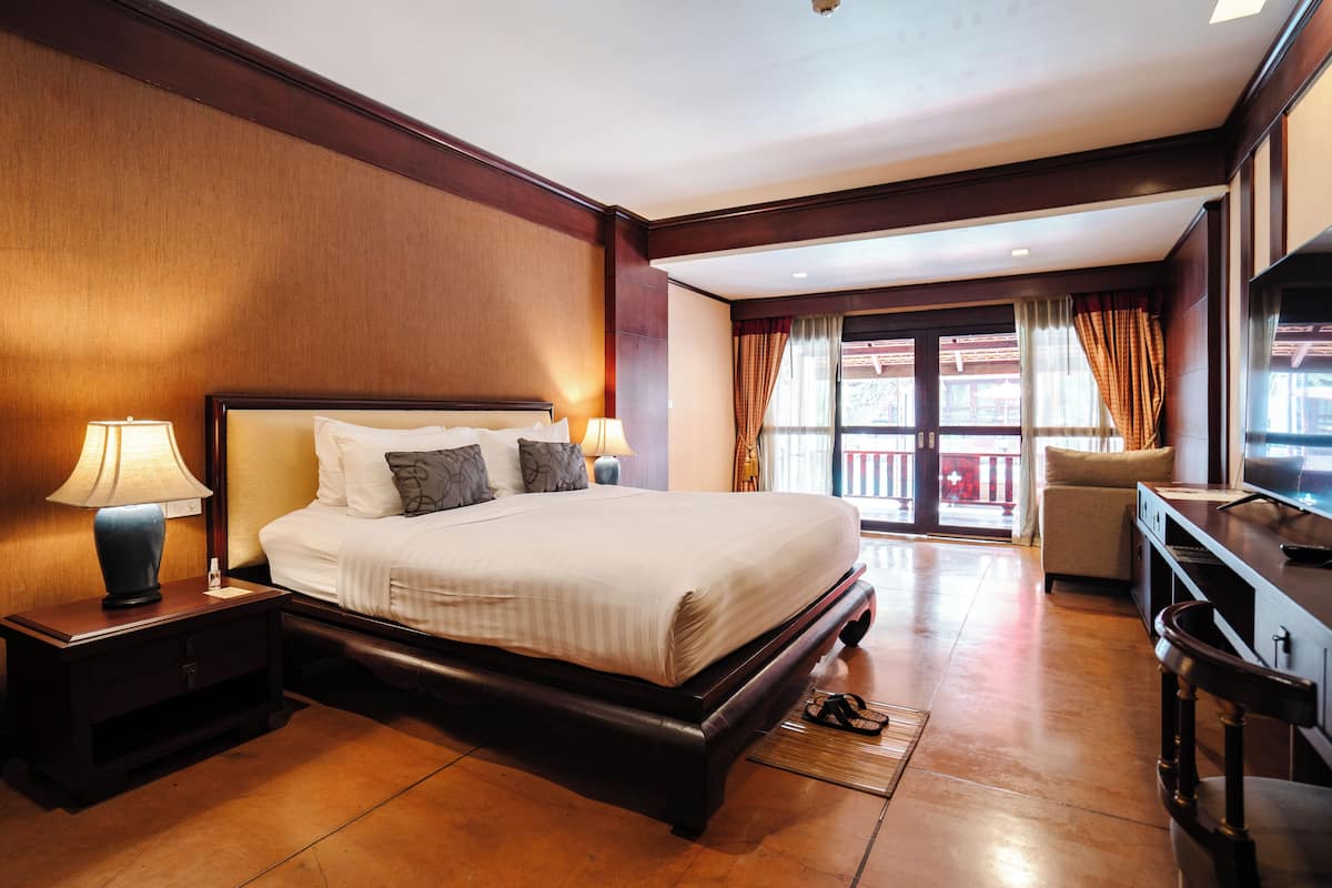 Grand Deluxe Room with Balcony