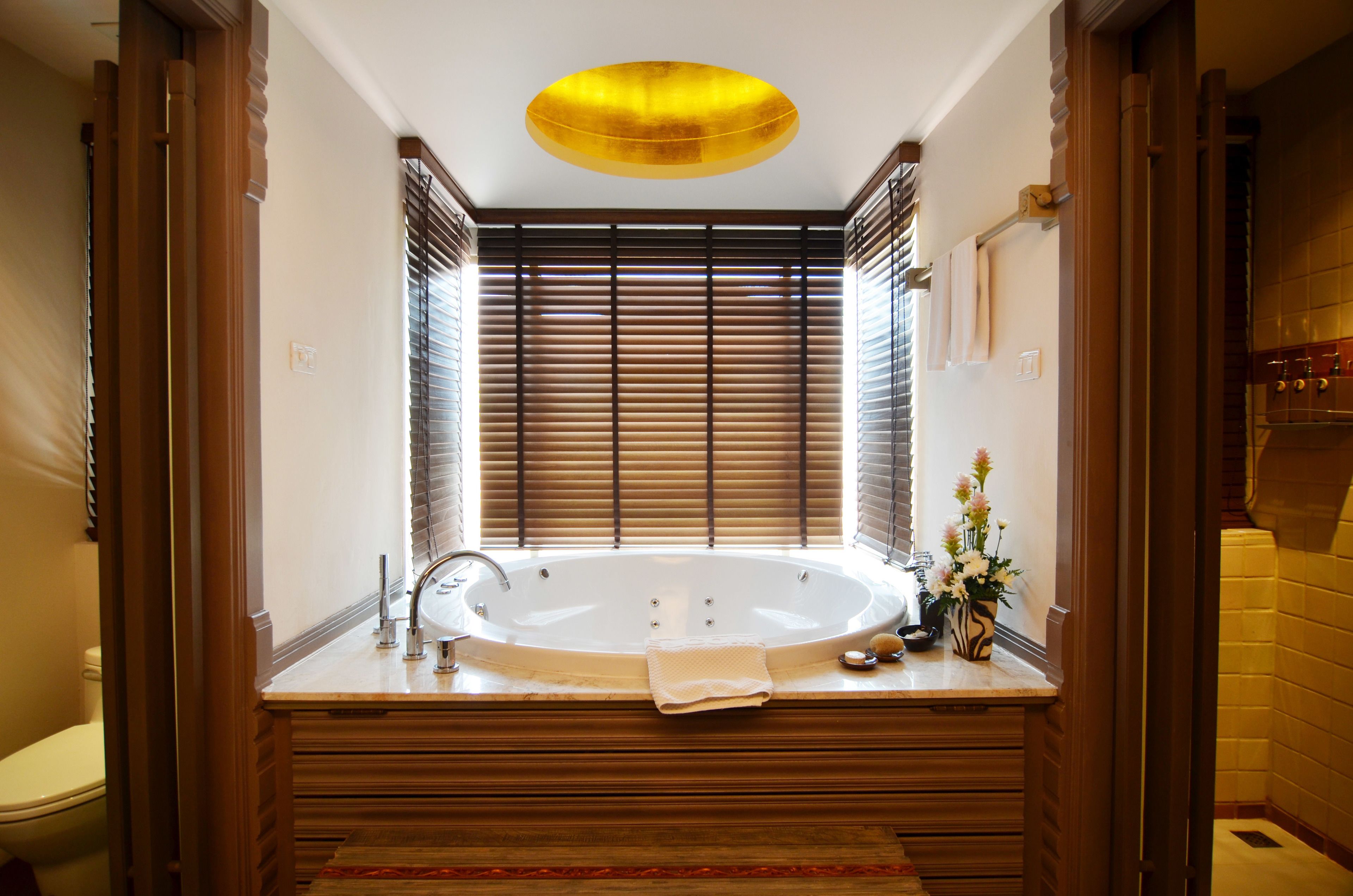 junior suite room with jacuzzi | jetted bathtub