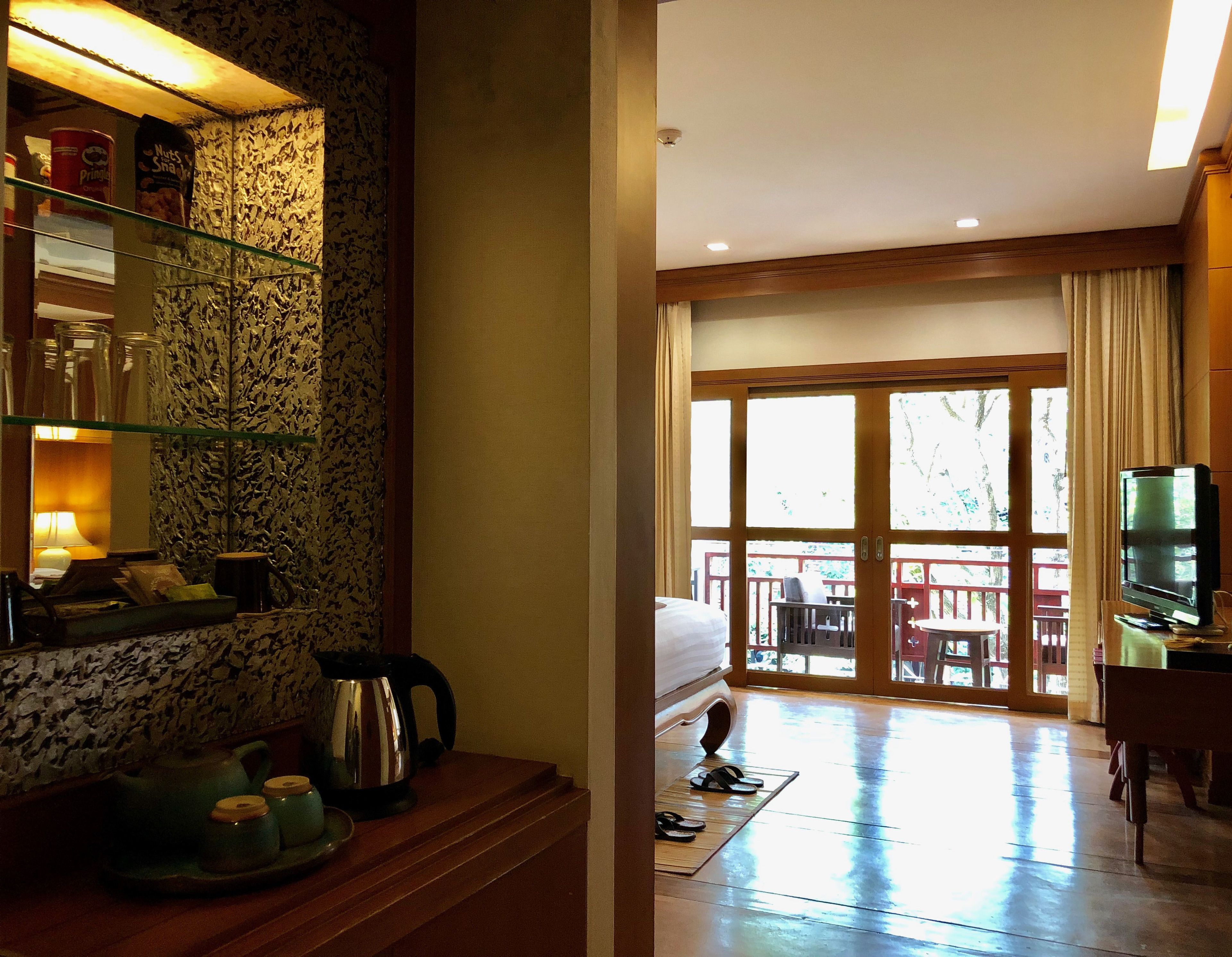 supreme deluxe room with balcony | minibar