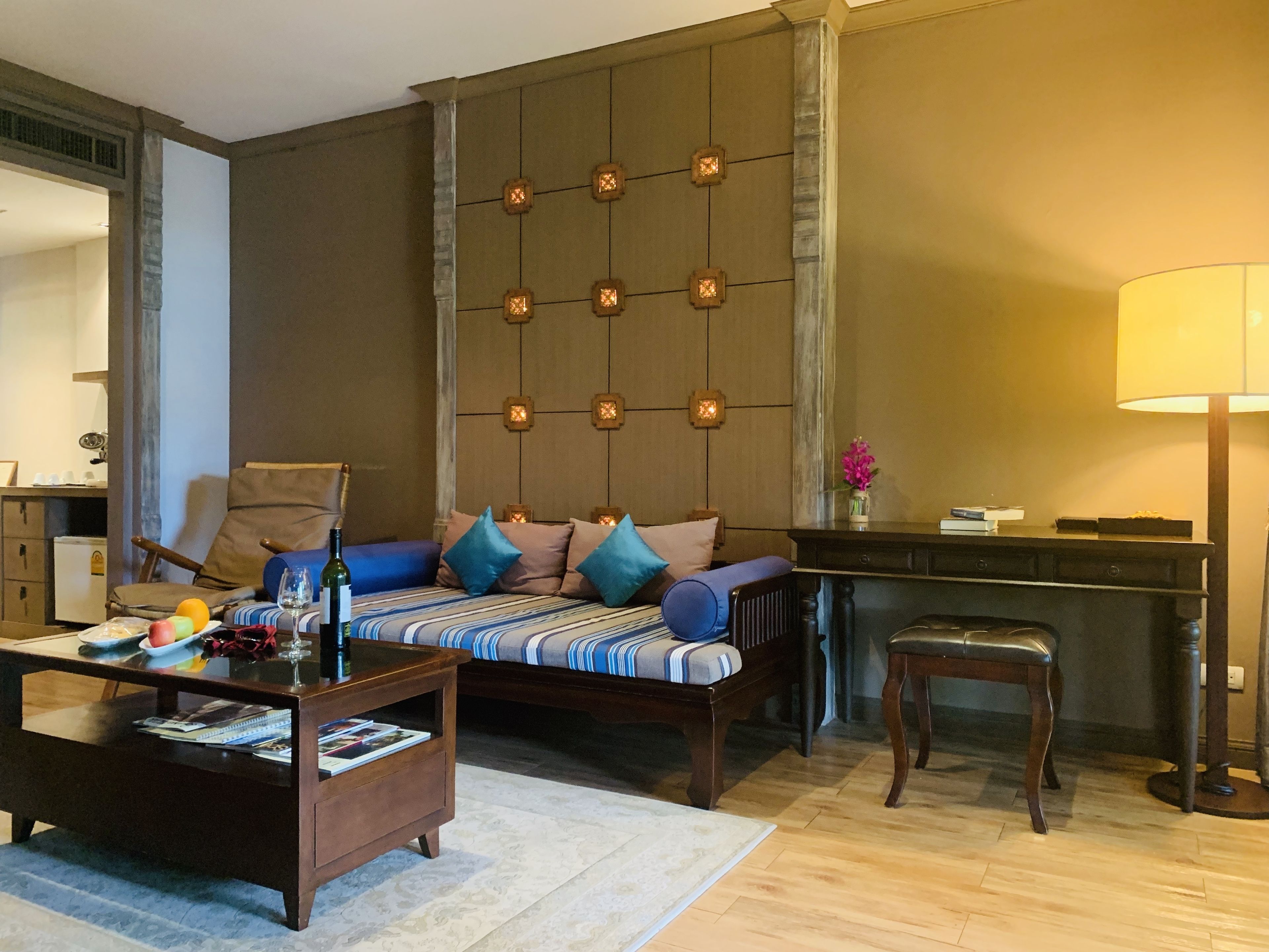 junior suite room with jacuzzi | in-room safe, iron/ironing board, free cots/infant beds, free wifi