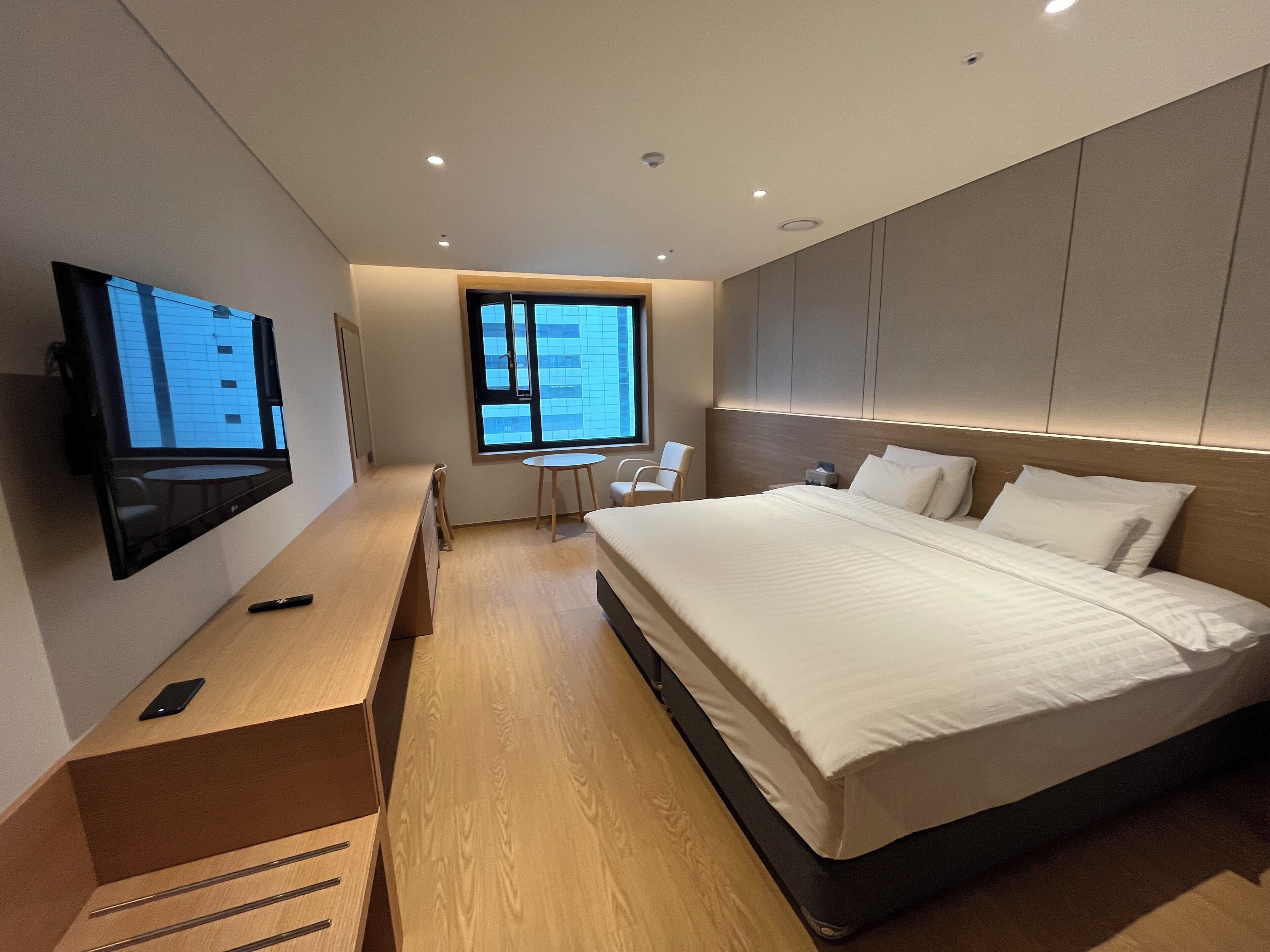 Superior-Doppelzimmer | Hochwertige Bettwaren, Schreibtisch, Verdunkelungsvorhänge