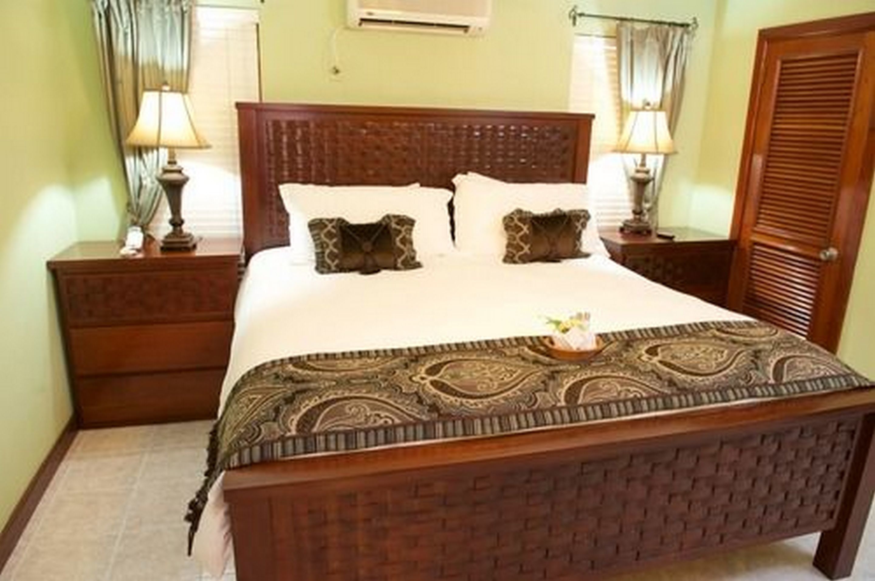 suite, 1 bedroom, oceanfront | in-room safe, blackout curtains, iron/ironing board, free wifi