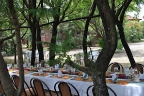 Outdoor dining - Lal Hotel and Spa (Lalibela)