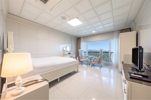 Standard Double or Twin Room - Donghae Boyang Hot Spring Convention Hotel (Donghae)