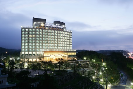 Front of property. Hotel Maremons